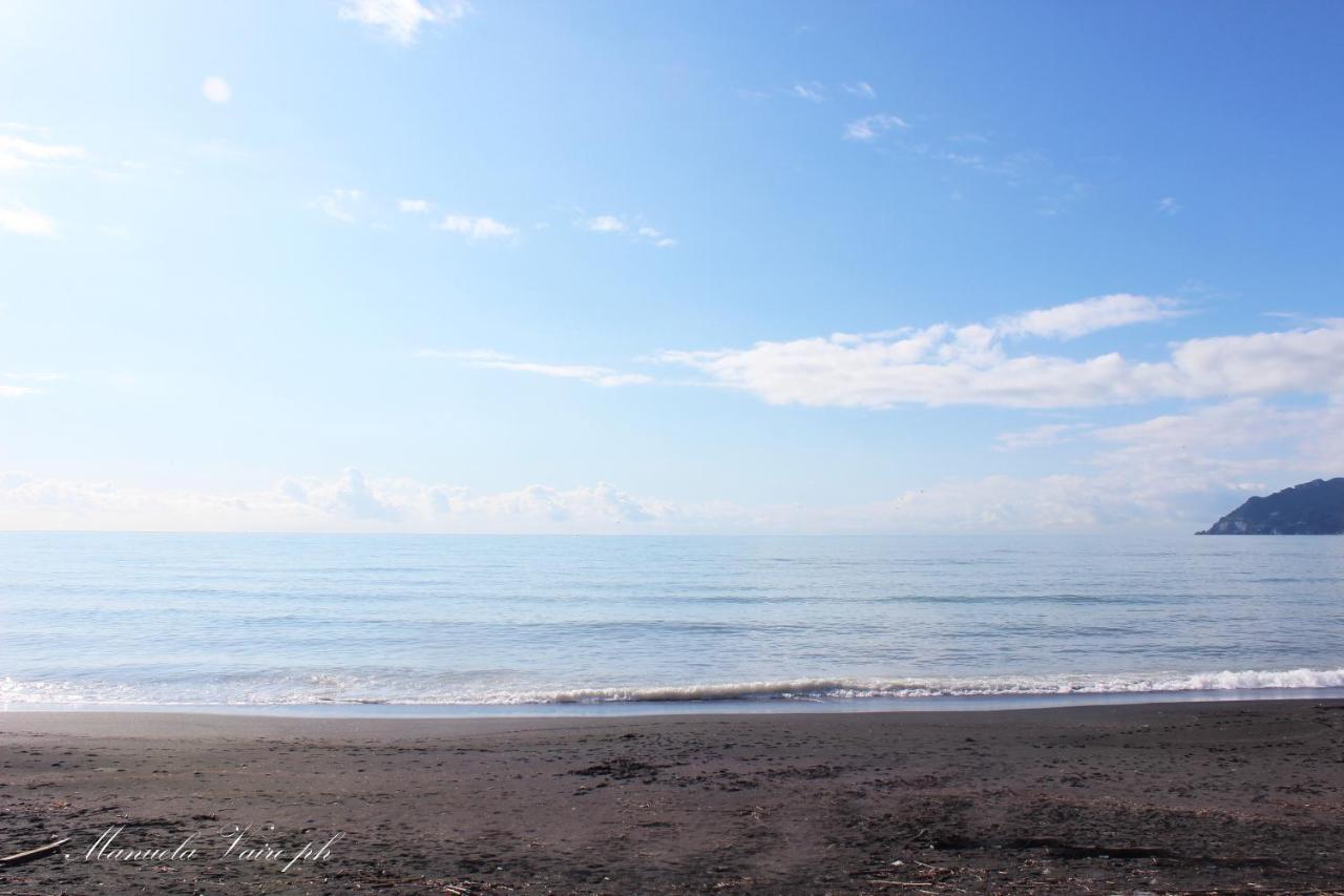 Seafront Apartment Salerno Exterior foto